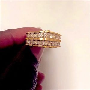 10K Solid gold pyramid diamond ring